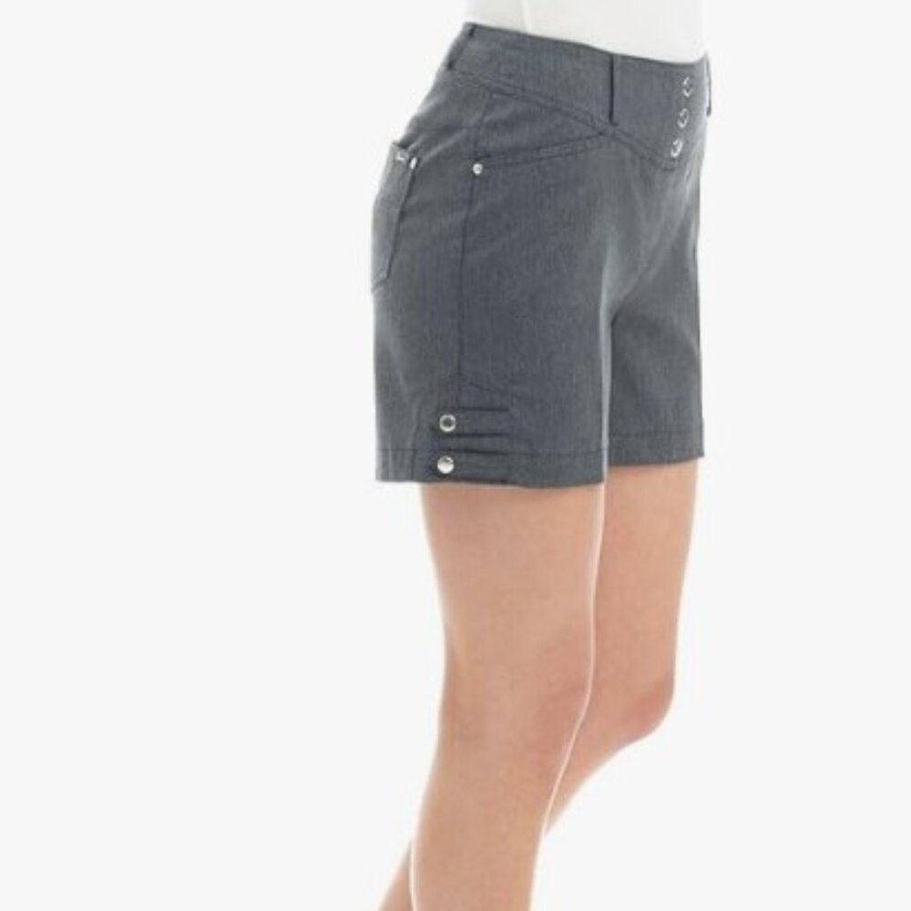 Women's Size 18 Charcoal Stretchable Pull-On 5" Inseam Slimming Short Like New - Picture 2 of 5